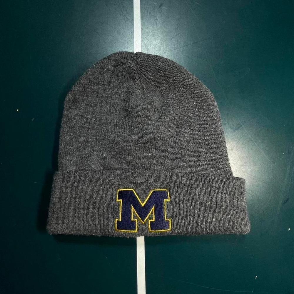 Michigan wolverines charcoal gray beanie‎ embroidered logo winter hat